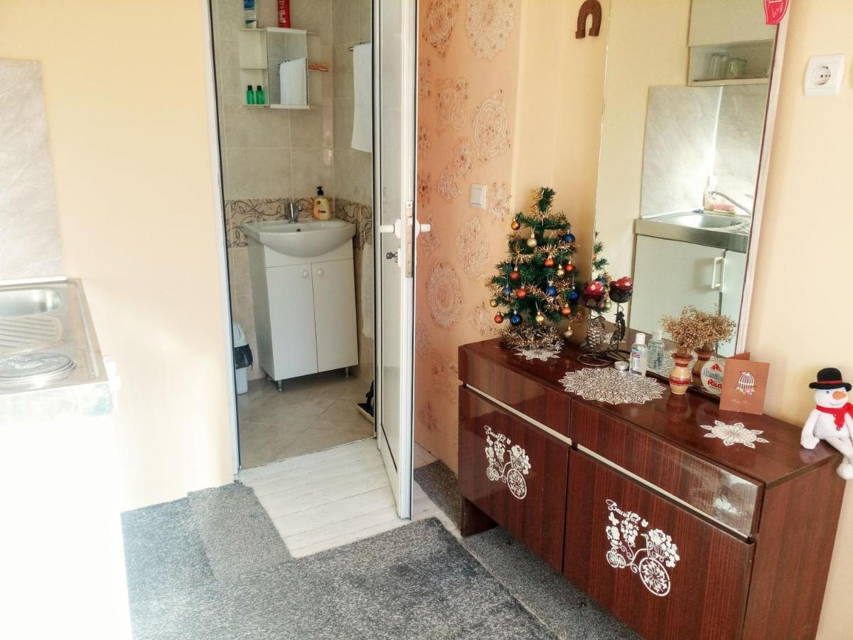 Guest House Emiliya Ovchartsi  Exterior photo